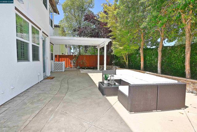 1416 Allanmere Dr, San Ramon CA: https://media.crmls.org/mediaz/f304c70d-ee05-48da-ad19-c33749527808.jpg