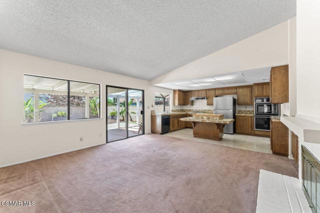 3116 Melody Lane, Simi Valley CA: https://media.crmls.org/mediaz/f3050f5d-6382-4a03-bbdc-0c5780c2dc4e.jpg