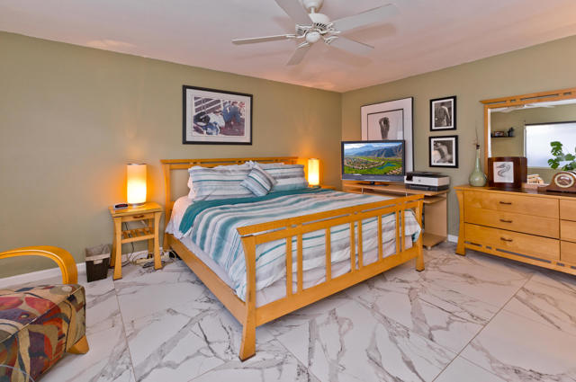 1291 Tiffany N Circle, Palm Springs CA: https://media.crmls.org/mediaz/f30536cb-6e4b-482d-8d21-9257154f48f9.jpg