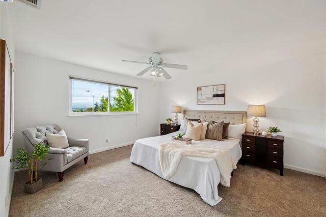 8658 Fenwick Way, Dublin CA: https://media.crmls.org/mediaz/f305590e-9b8f-4f6f-9f0e-ef1afbdb6d0b.jpg