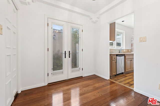 931 S Ogden Drive, Los Angeles CA: https://media.crmls.org/mediaz/f3055967-2756-4815-ac1c-5a92769dc2ef.jpg