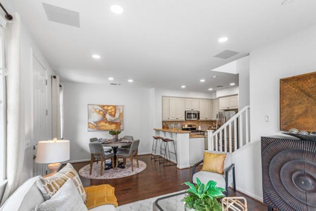 403 San Eduardo Terrace, Sunnyvale CA: https://media.crmls.org/mediaz/f3056222-2edf-4e21-89c9-0a3c4db647a0.jpg