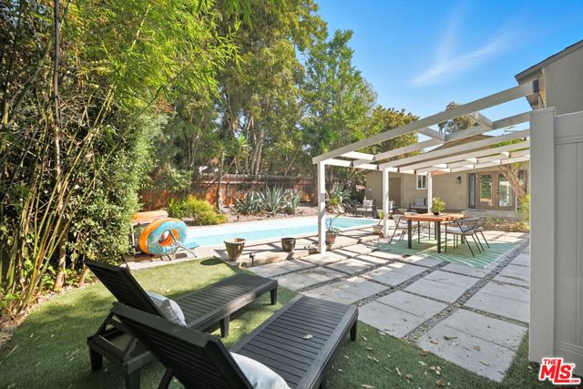 4719 W Wortser Avenue, Sherman Oaks CA: https://media.crmls.org/mediaz/f305ae3e-968c-414b-a01e-96f25fd4a1d9.jpg