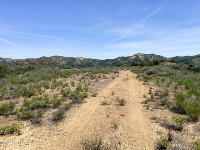 29266 Wagon Road, Agoura Hills CA: https://media.crmls.org/mediaz/f305ddb5-6393-4af8-9ea1-e22b4fa3021c.jpg