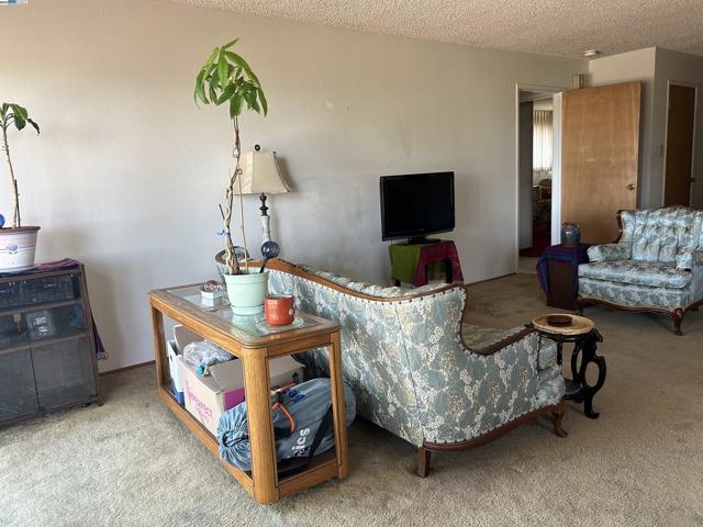 18393 Pepper St, Castro Valley CA: https://media.crmls.org/mediaz/f3061c9f-d841-4051-ba56-5e0315a6d254.jpg