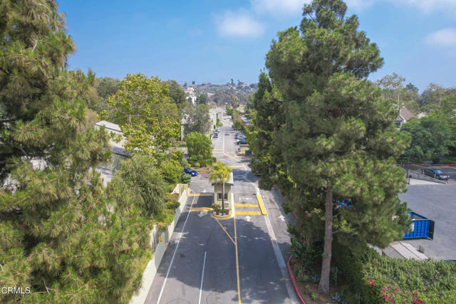 4925 Indian Wood Road, Culver City CA: https://media.crmls.org/mediaz/f3063065-b167-4195-822f-71986bda3c2c.jpg