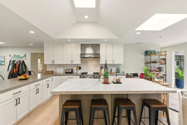 301 25th Avenue, Santa Cruz CA: https://media.crmls.org/mediaz/f3064cad-8aa7-4958-a4d6-532102a84e21.jpg