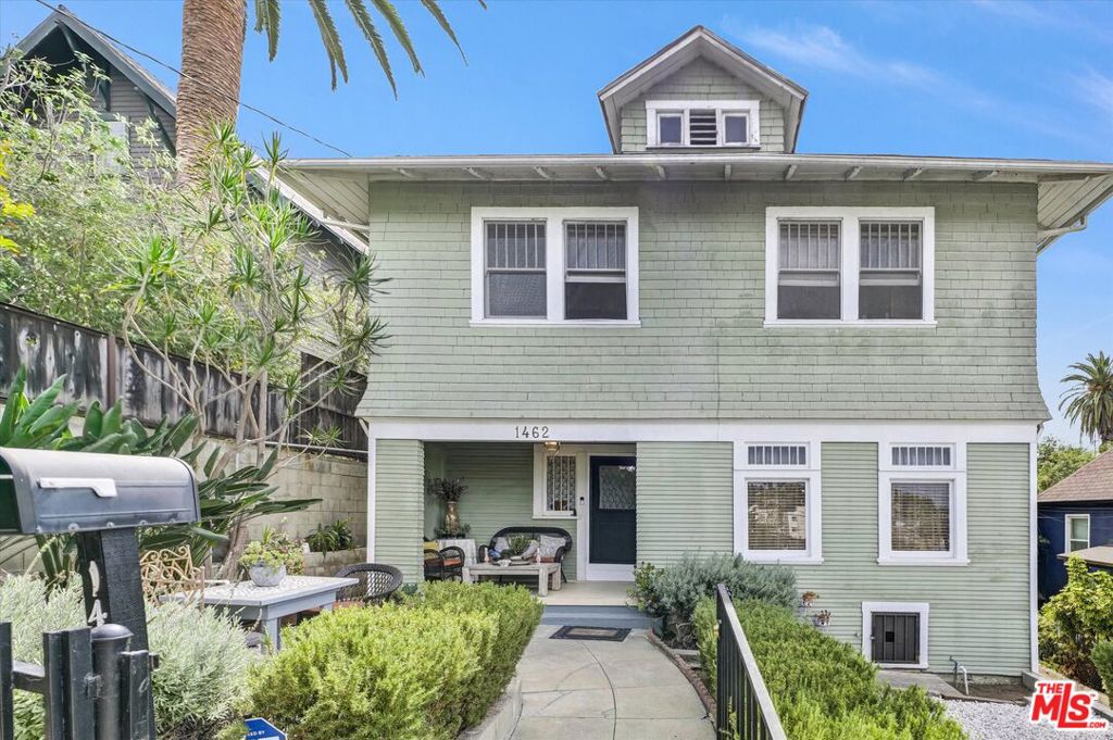 1462 W Sunset Boulevard