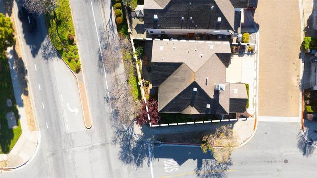 1898 Bradbury Street, Salinas CA: https://media.crmls.org/mediaz/f306e503-55f6-4fcc-b9e3-eabde811e1eb.jpg