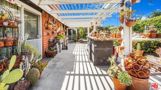 1237 Brian Street, Placentia CA: https://media.crmls.org/mediaz/f3079ff8-de00-4a3b-9033-57f36a96913a.jpg