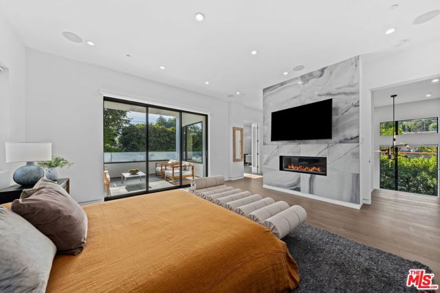5 Bed Home for Sale in Los Angeles, California