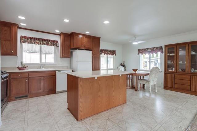 Detail Gallery Image 12 of 53 For 3446 Don Carlos Dr, Carlsbad,  CA 92010 - 3 Beds | 2 Baths