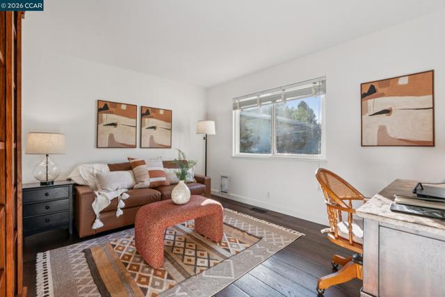 843 Luz Ct, Danville CA: https://media.crmls.org/mediaz/f3092b57-b8f4-4bbf-8ea5-decec20f4320.jpg