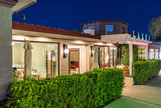 664 Palm Canyon Drive, Palm Springs CA: https://media.crmls.org/mediaz/f3092c7a-054d-49f8-9208-cb31974b7b1e.jpg