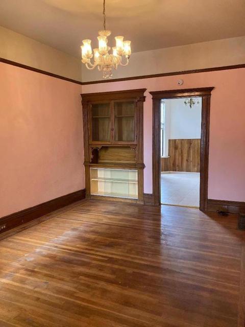 236 6th Avenue, San Francisco CA: https://media.crmls.org/mediaz/f309ced2-e311-4cff-aad5-e671f7f9d813.jpg