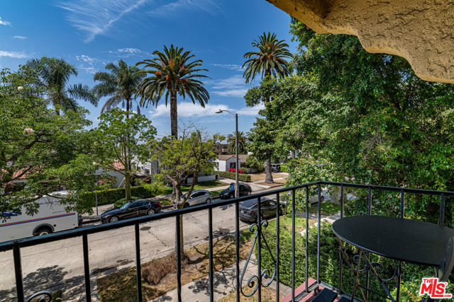 6101 Alcott Street, Los Angeles CA: https://media.crmls.org/mediaz/f30a1683-6dbc-4edd-b49d-36501cb8bc89.jpg