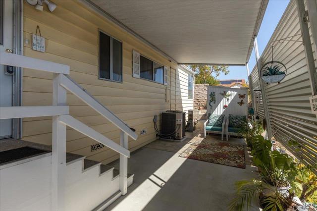 3535 Linda Vista Drive, San Marcos CA: https://media.crmls.org/mediaz/f30a8b7a-c208-420e-bc2a-37a94928d9eb.jpg