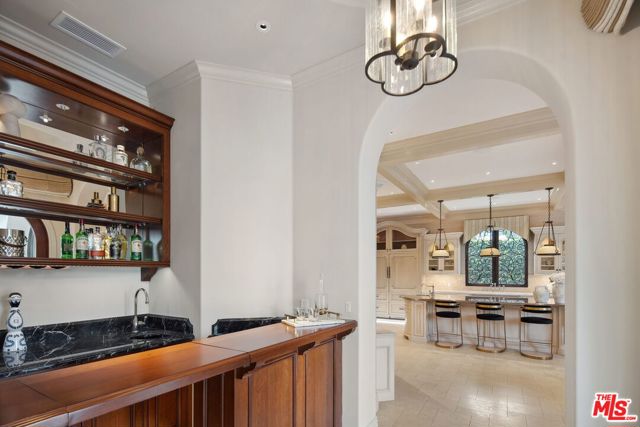 6882 Arizona Avenue, Los Angeles CA: https://media.crmls.org/mediaz/f30b07e0-50fb-4b3b-8b64-5f94317f7473.jpg