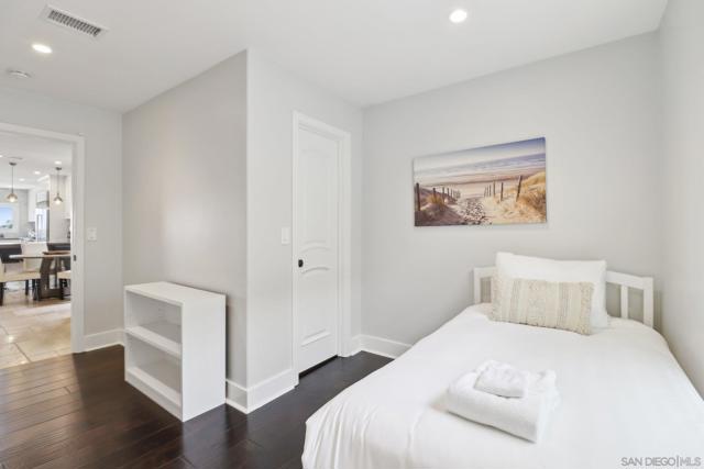4611 Santa Cruz Ave, San Diego CA: https://media.crmls.org/mediaz/f30b6498-a628-40b6-b9fc-7a3d9fceaf28.jpg