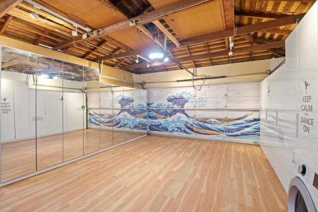 1138 Merrimac Drive, Sunnyvale CA: https://media.crmls.org/mediaz/f30c6a71-1e94-4ee9-b2ea-fdde2c06fbee.jpg