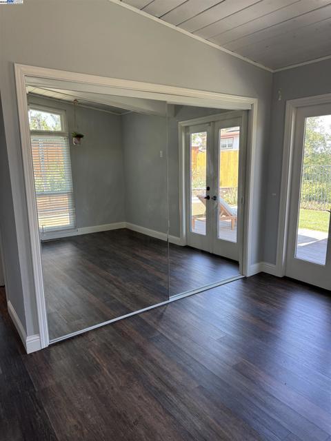 588 E Angela St, Pleasanton CA: https://media.crmls.org/mediaz/f30d165a-75d9-4409-879c-0bcc92313ed9.jpg