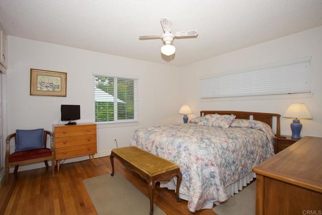 Detail Gallery Image 10 of 12 For 621 Country Club Lane, Coronado,  CA 92118 - 4 Beds | 3 Baths