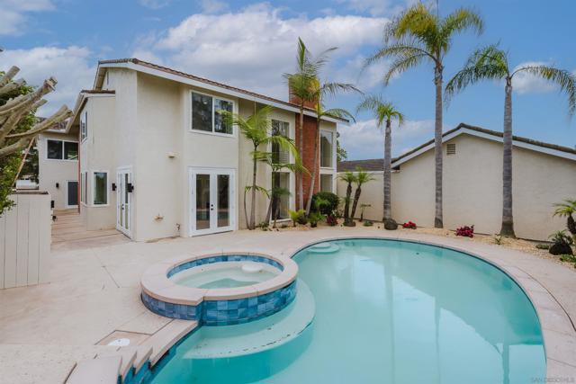 8206 Caminito Lacayo, La Jolla CA: https://media.crmls.org/mediaz/f30e21dd-7a6c-4976-bbf5-e07828a874ba.jpg