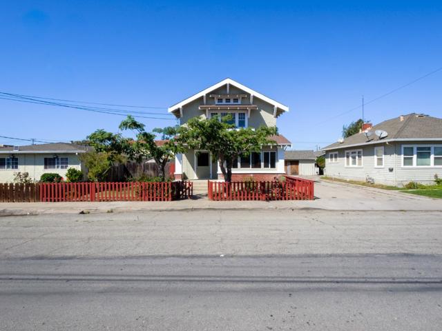 441 Center Street, Watsonville CA: https://media.crmls.org/mediaz/f30eca4e-a1b7-4b8f-94b2-4186b3552684.jpg