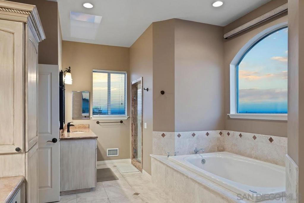 MLS #250033153SD img 41