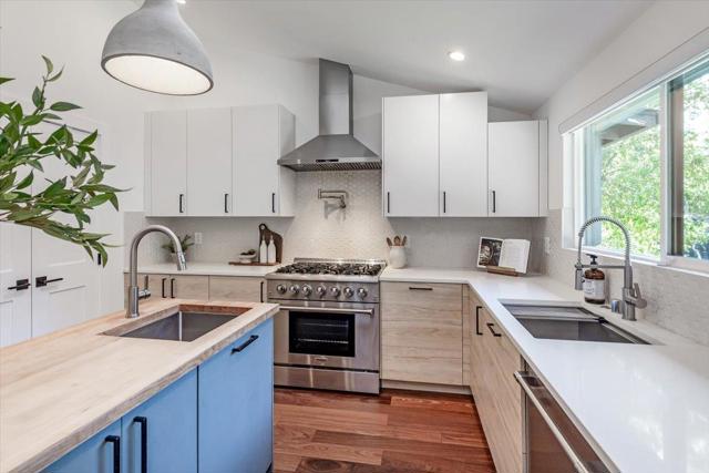 17951 Mountain Charlie Road, Los Gatos CA: https://media.crmls.org/mediaz/f30ff2e8-670f-4095-9391-27c65bcad5e6.jpg