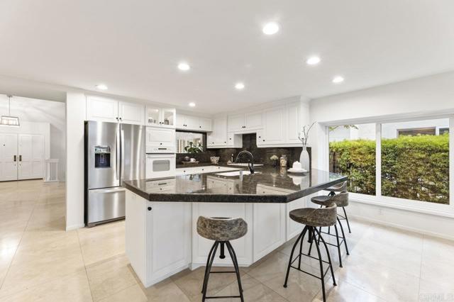 1219 Countrywood Lane, Vista CA: https://media.crmls.org/mediaz/f31007d0-90a2-40d5-b50e-d5f310069d8e.jpg