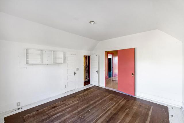 486 VAN BUREN ST, Monterey CA: https://media.crmls.org/mediaz/f31053e5-6494-443e-8110-26d3546d8f79.jpg