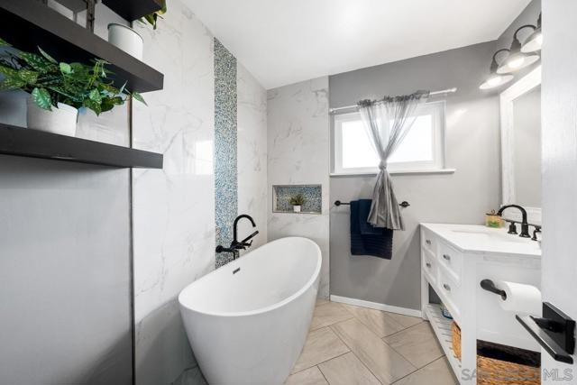 657 Fig St, Chula Vista CA: https://media.crmls.org/mediaz/f3108567-9e17-494e-9beb-0aaf78a9de8d.jpg