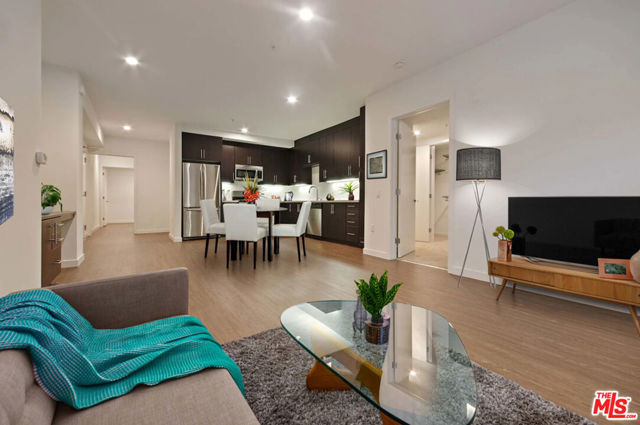 5825 Camerford, Los Angeles CA: https://media.crmls.org/mediaz/f310a69e-a6a1-4f7d-a692-bb733b9ff3fd.jpg