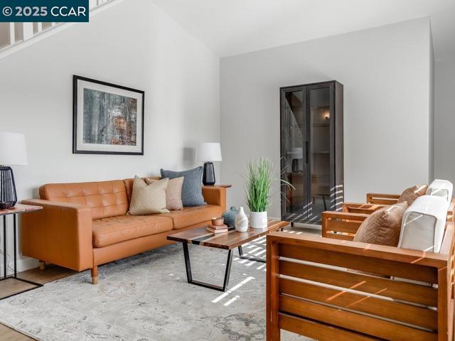 4430 Canyon Way, Martinez CA: https://media.crmls.org/mediaz/f310ac99-9ada-4a83-9d3f-a9c5b291718f.jpg