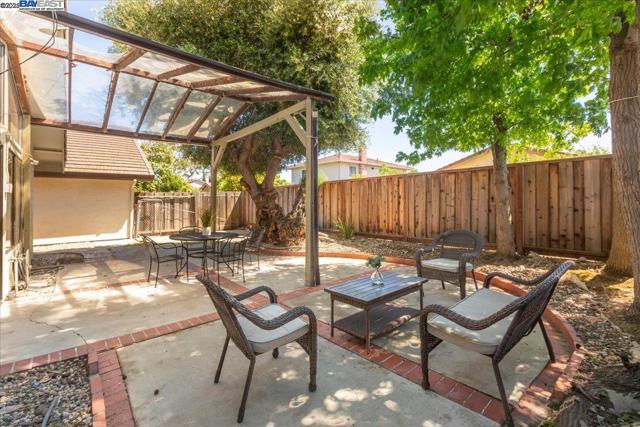 32948 Soquel St, Union City CA: https://media.crmls.org/mediaz/f310b098-55fc-4075-aa0b-4a26d948ee38.jpg