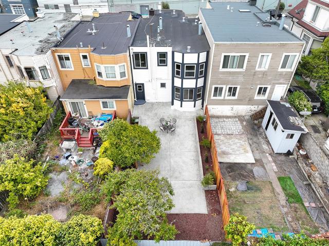 454 Ellington Avenue, San Francisco CA: https://media.crmls.org/mediaz/f3116af0-84a8-469b-a1f8-bdc59828e0c5.jpg