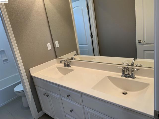 8047 Westport Circle, Discovery Bay CA: https://media.crmls.org/mediaz/f3117cdc-a294-427a-b60a-2dc544b4c829.jpg