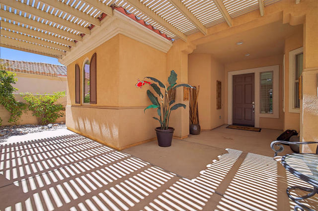81157 Avenida Sombra, Indio CA: https://media.crmls.org/mediaz/f311d105-596d-41f8-96b7-288022bac69d.jpg