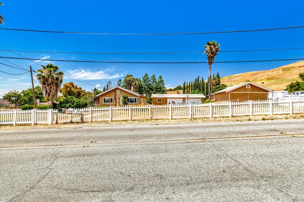 F31235D5 F130 41D0 A0D3 Bb82D73Dfd2B 1995 Old Calaveras Road, Milpitas, Ca 95035 &Lt;Span Style='BackgroundColor:transparent;Padding:0Px;'&Gt; &Lt;Small&Gt; &Lt;I&Gt; &Lt;/I&Gt; &Lt;/Small&Gt;&Lt;/Span&Gt;