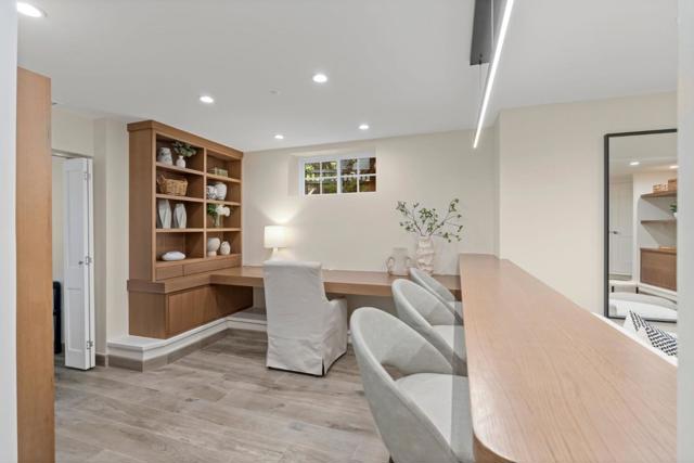 739 Oak View Way, Redwood City CA: https://media.crmls.org/mediaz/f3123b00-7d5b-4c8a-bbdf-dd76bc19a34a.jpg
