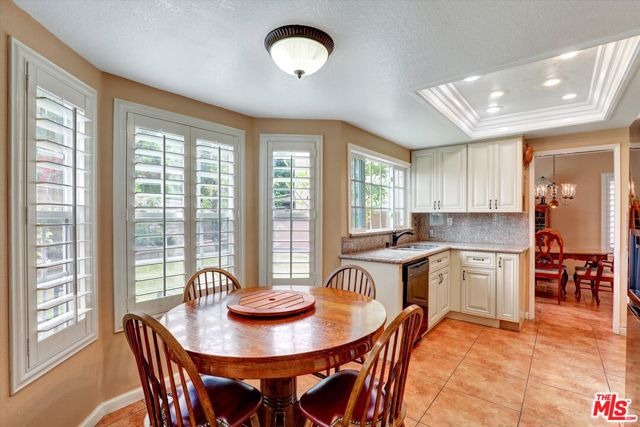 28682 Avenida Del Caballo, Laguna Niguel CA: https://media.crmls.org/mediaz/f312695d-6e4c-4c18-9678-befe47fc7a27.jpg