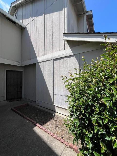 1037 Evans Court, Hayward CA: https://media.crmls.org/mediaz/f312936d-40ad-4f41-8fff-04ab2e588c5c.jpg