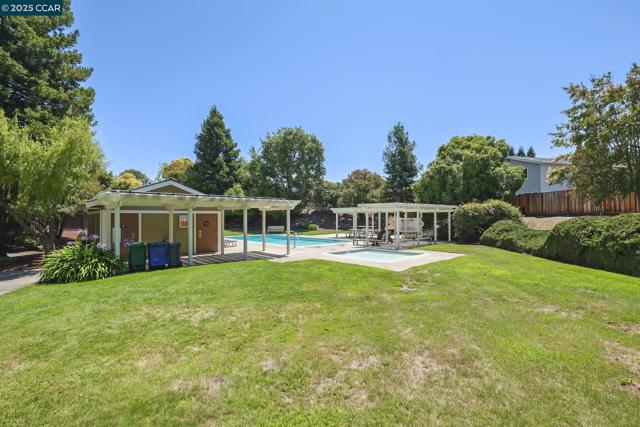169 Castleton Court, San Ramon CA: https://media.crmls.org/mediaz/f31322c0-b6d0-4af9-a50f-eec59f90fd4e.jpg