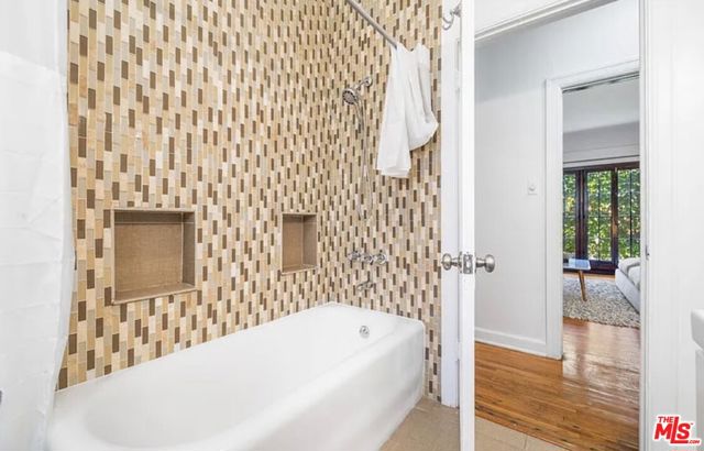 5112 Edgewood Place, Los Angeles CA: https://media.crmls.org/mediaz/f3144363-a9d6-4c6a-b921-581d49e2720a.jpg