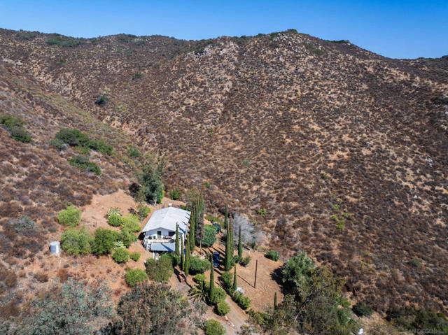 4426 MODEL A FORD LANE, El Cajon CA: https://media.crmls.org/mediaz/f314bc2f-8ff4-402d-a9d5-078e10cc0188.jpg