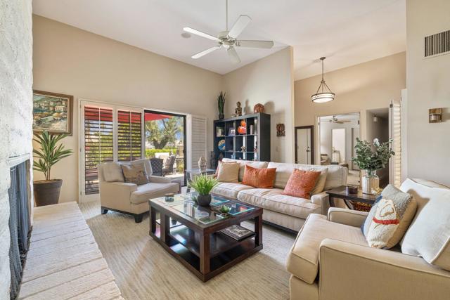 74903 Chateau Circle, Indian Wells CA: https://media.crmls.org/mediaz/f3156af2-9bca-4958-b65f-a648d9e65ba2.jpg