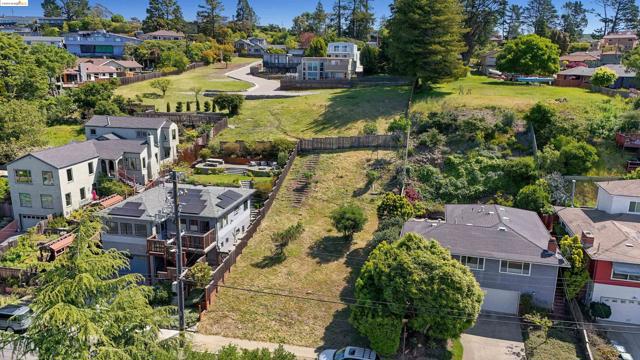 921 Clark Place, El Cerrito, California 94530-2708, 3 Bedrooms Bedrooms, ,2 BathroomsBathrooms,Single Family Residence,For Sale,Clark Place,41066840