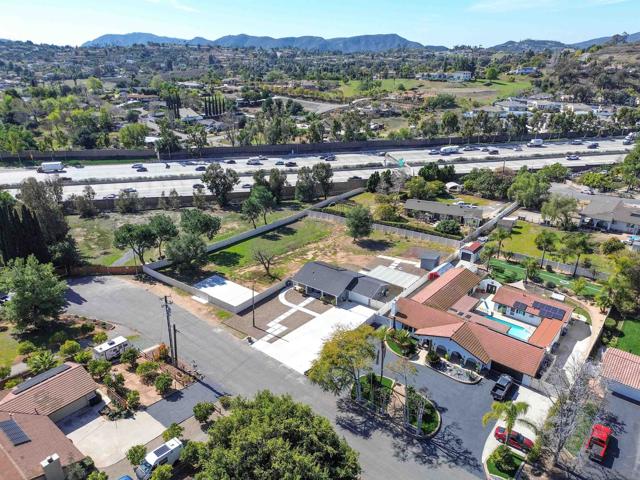 1996 Rohn Rd, Escondido CA: https://media.crmls.org/mediaz/f3159b98-0de0-4758-af5e-dbebf3512fab.jpg