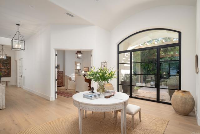 15807 Puerta Del Sol, Rancho Santa Fe CA: https://media.crmls.org/mediaz/f3160d48-ecf1-446d-bc32-a858307f03fd.jpg
